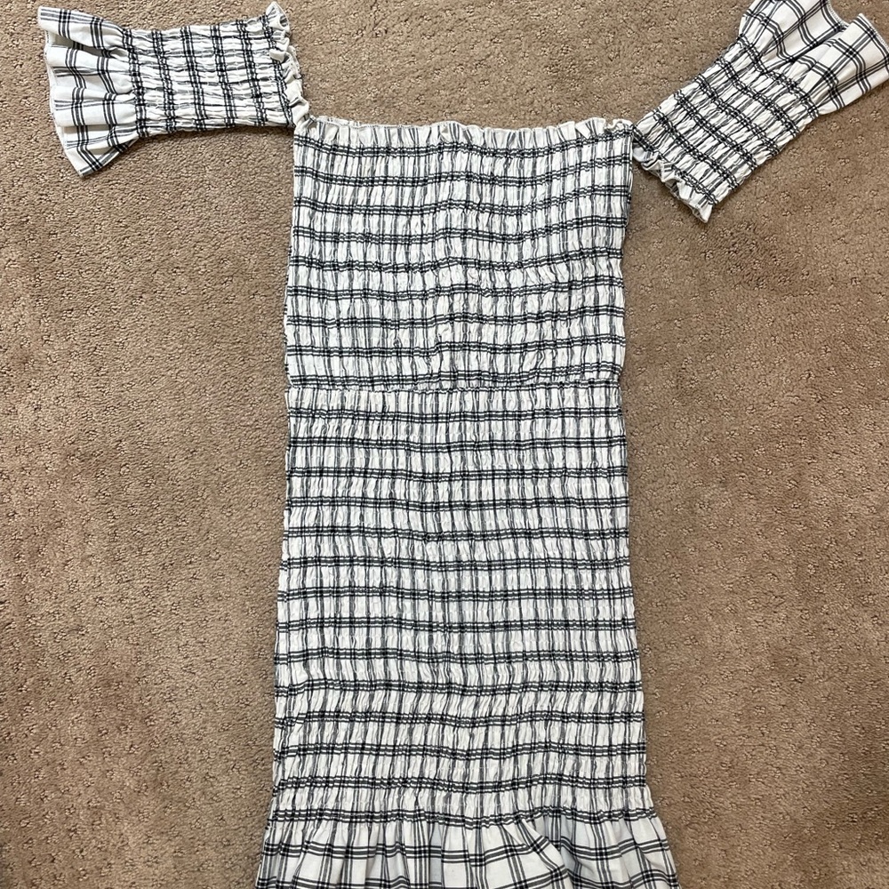 Scrunchy mini dress off the shoulder sleeve